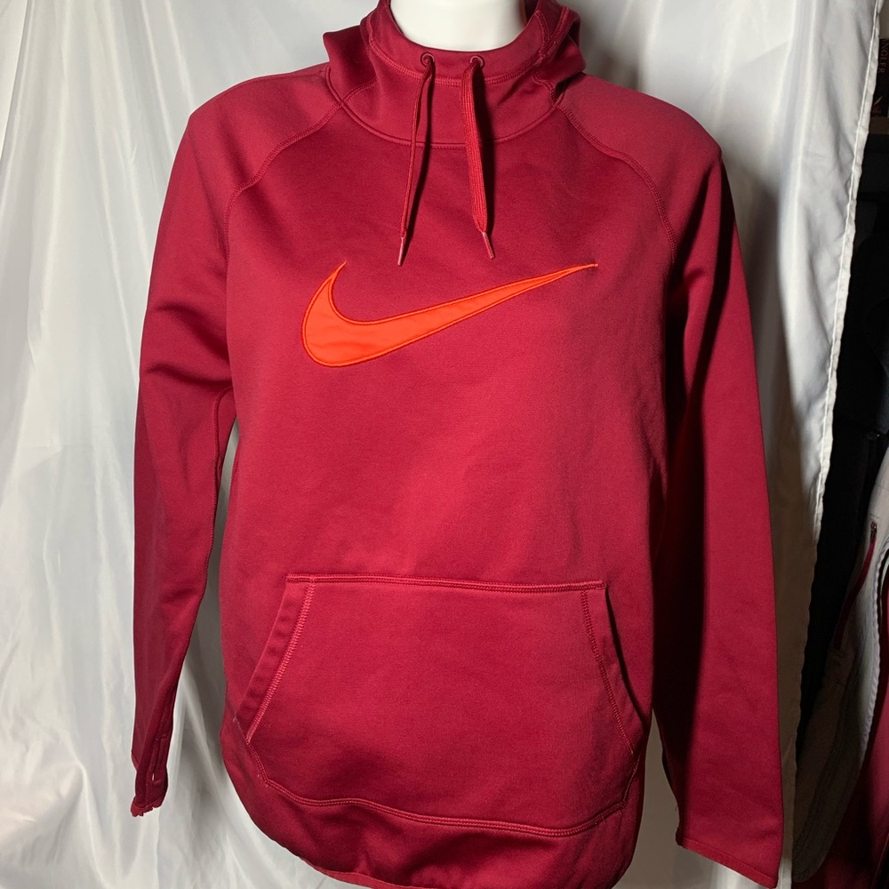 Nike hoodie, in good condition girls medium